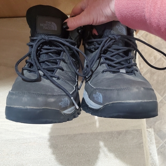 The North Face Storm Strike II Wp Boots Hiking Waterproof. Mens 10. Black Gray.